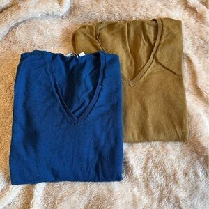 Lot of 2 UNIQLO 100% Merino Wool V-Neck Sweaters Teal & Gold sz XL